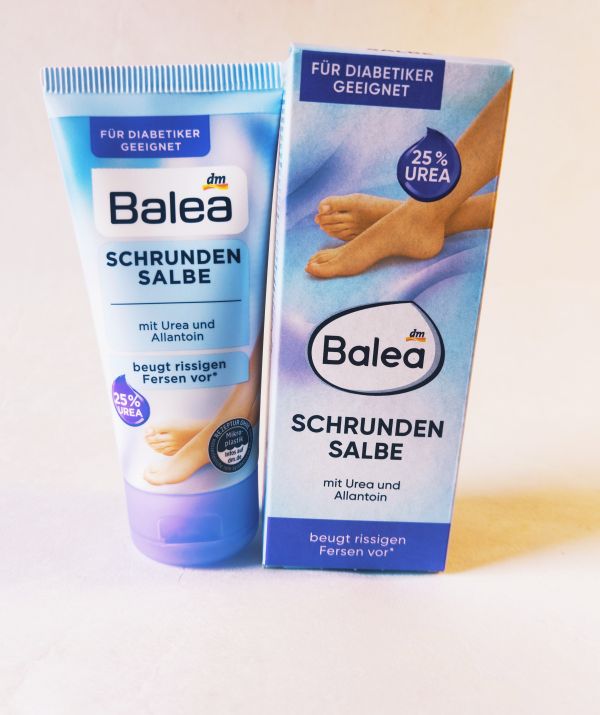 Крем  от трещин и сухих мозолей на пятках  c мочевиной (25% ) и аллантоином 50 мл Балеа  Balea Schrundencreme Германия